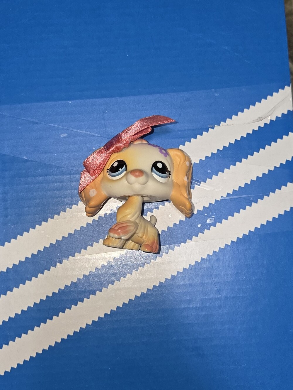 Littlest Pet Shop LPS Cocker Spaniel Peach Puppy Figure with Pink Bows